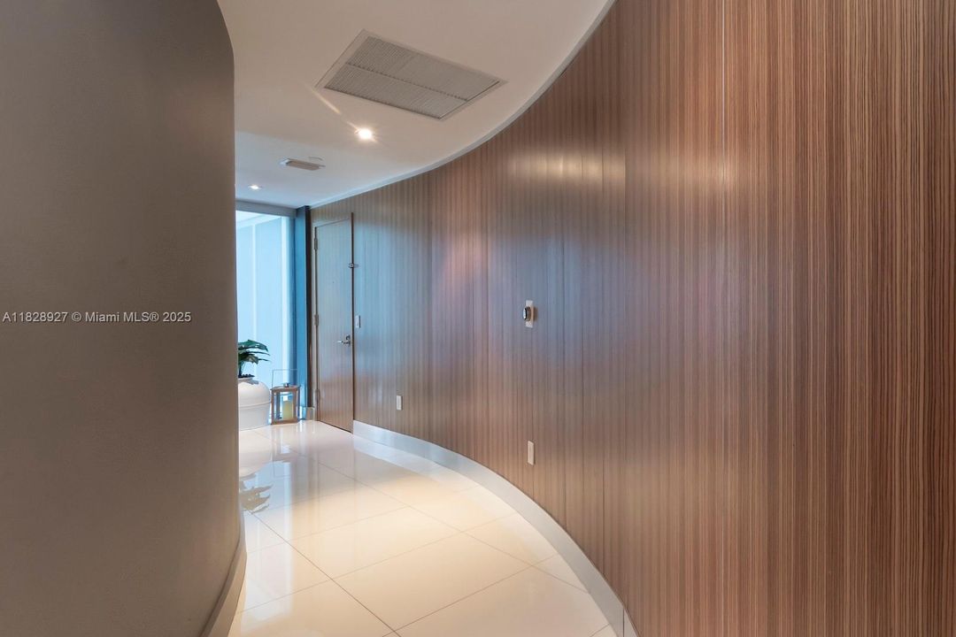 最近售出: $1,170,000 (3 贝兹, 3 浴室, 1809 平方英尺)