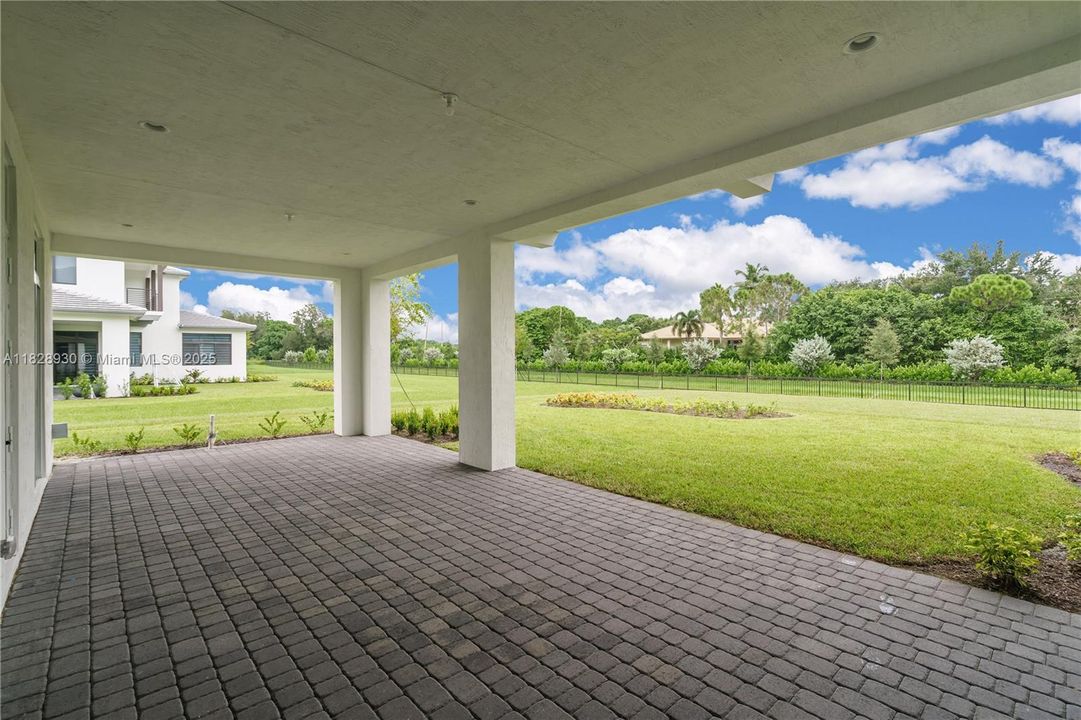 На продажу: $2,500,000 (6 спален, 5 ванн, 5918 Квадратных фут)