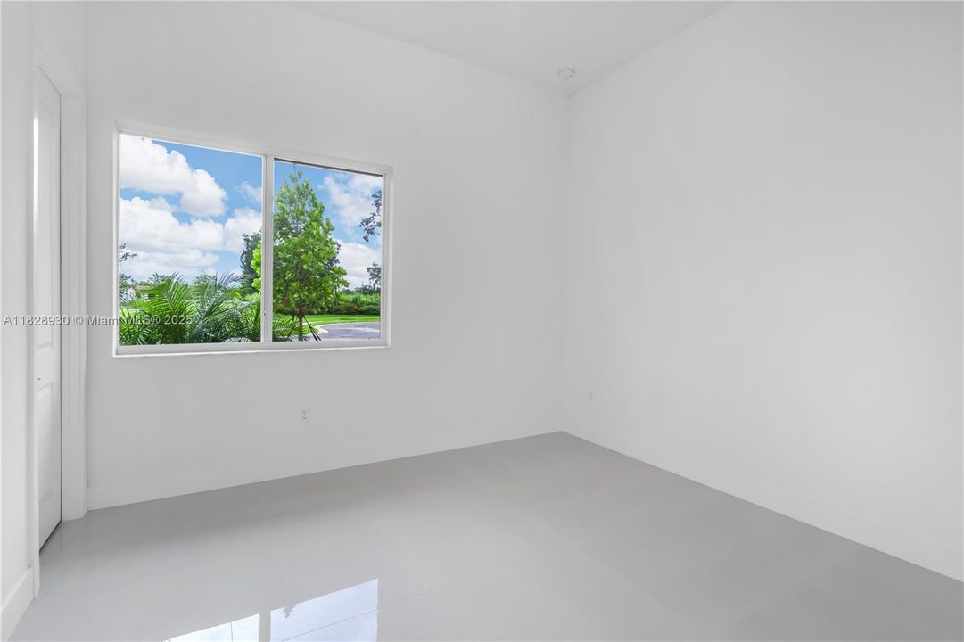 На продажу: $2,500,000 (6 спален, 5 ванн, 5918 Квадратных фут)