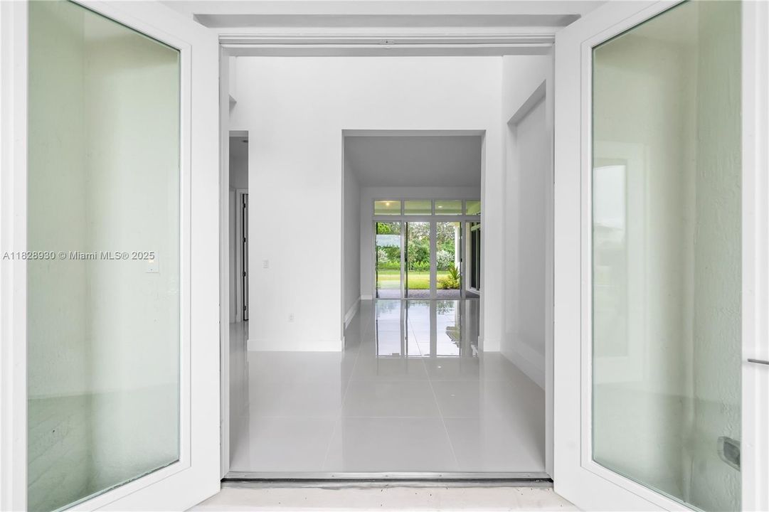 На продажу: $2,500,000 (6 спален, 5 ванн, 5918 Квадратных фут)