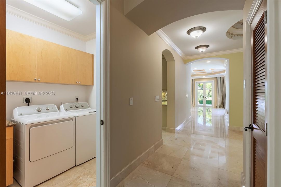 For Sale: $7,700,000 (6 beds, 7 baths, 7400 Square Feet)