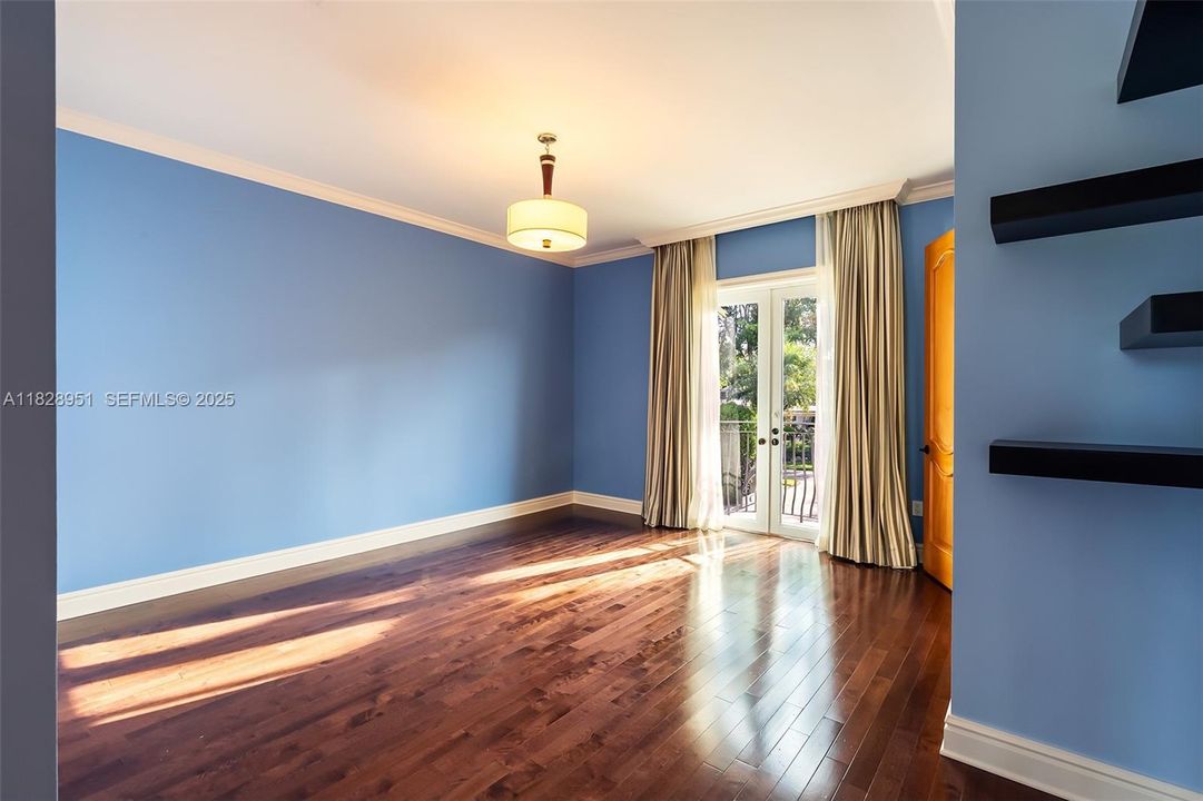 For Sale: $7,700,000 (6 beds, 7 baths, 7400 Square Feet)