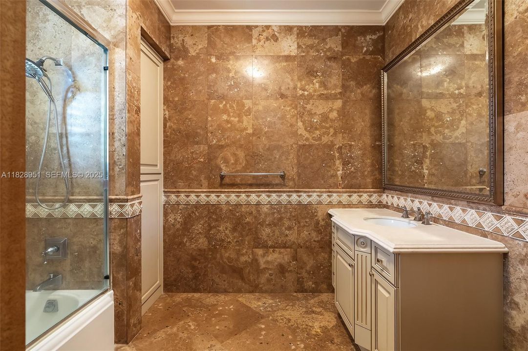 For Sale: $7,700,000 (6 beds, 7 baths, 7400 Square Feet)