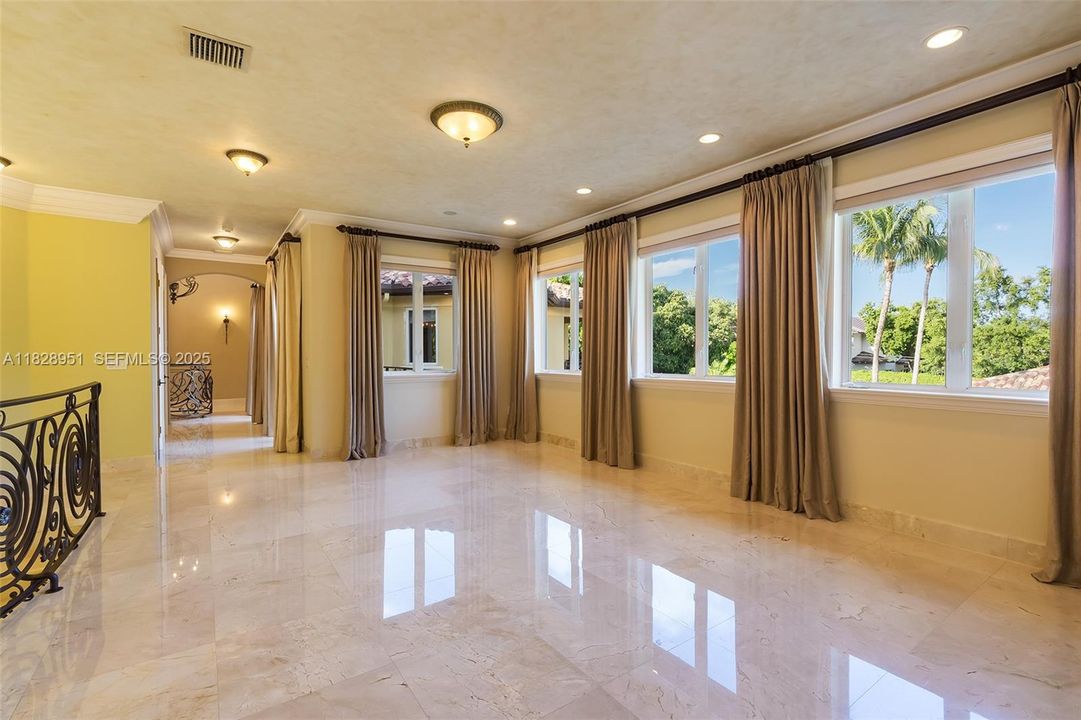 For Sale: $7,700,000 (6 beds, 7 baths, 7400 Square Feet)