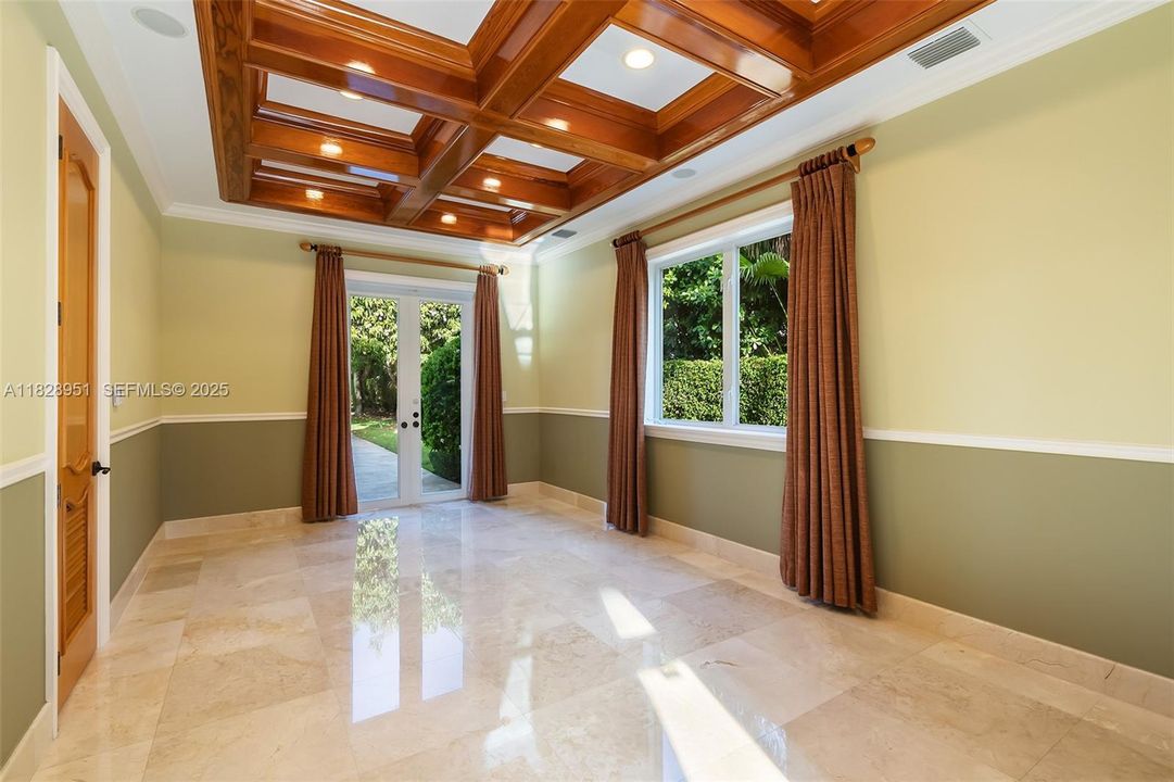 For Sale: $7,700,000 (6 beds, 7 baths, 7400 Square Feet)