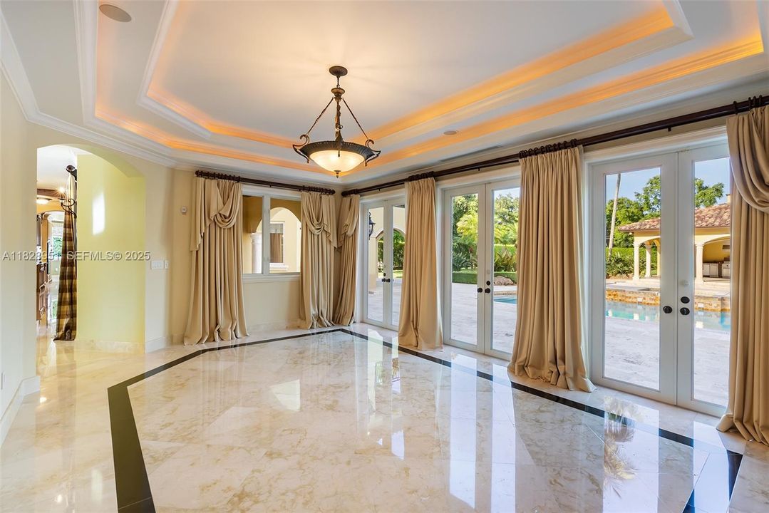 For Sale: $7,700,000 (6 beds, 7 baths, 7400 Square Feet)