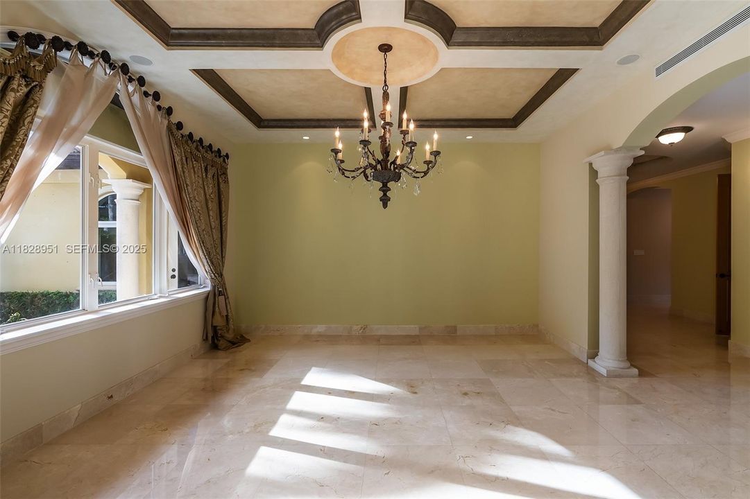 For Sale: $7,700,000 (6 beds, 7 baths, 7400 Square Feet)