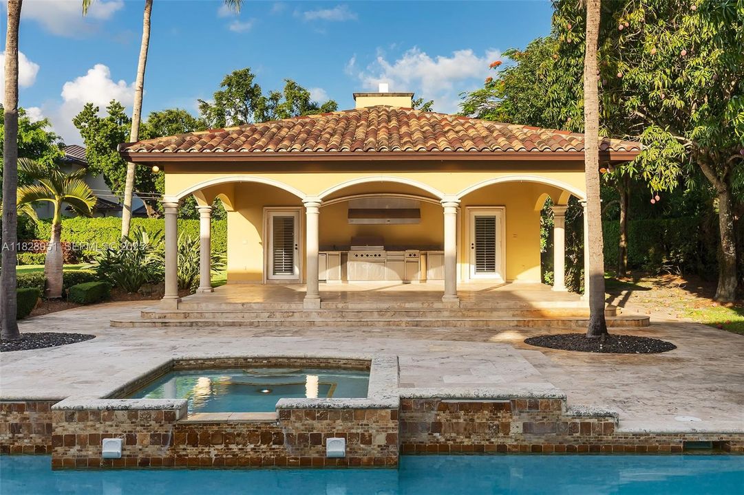 For Sale: $7,700,000 (6 beds, 7 baths, 7400 Square Feet)