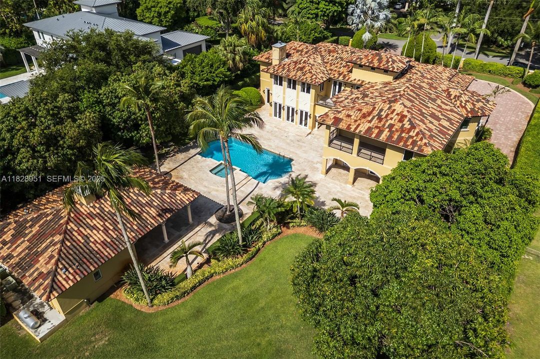 For Sale: $7,700,000 (6 beds, 7 baths, 7400 Square Feet)