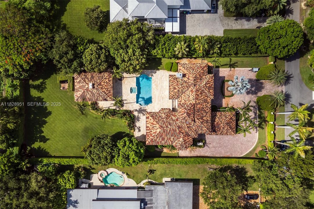 For Sale: $7,700,000 (6 beds, 7 baths, 7400 Square Feet)