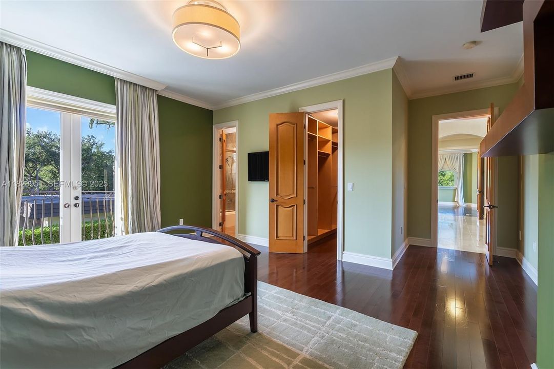 For Sale: $7,700,000 (6 beds, 7 baths, 7400 Square Feet)