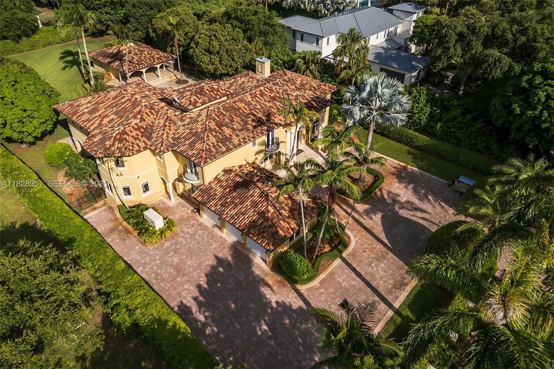 For Sale: $7,700,000 (6 beds, 7 baths, 7400 Square Feet)