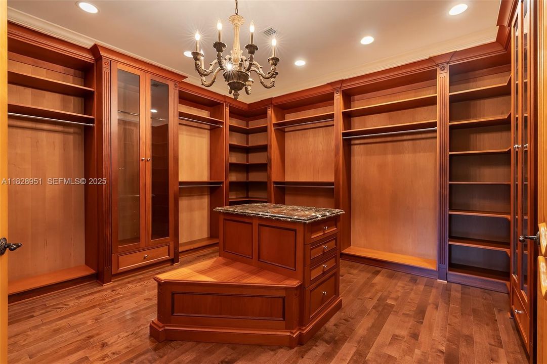 For Sale: $7,700,000 (6 beds, 7 baths, 7400 Square Feet)