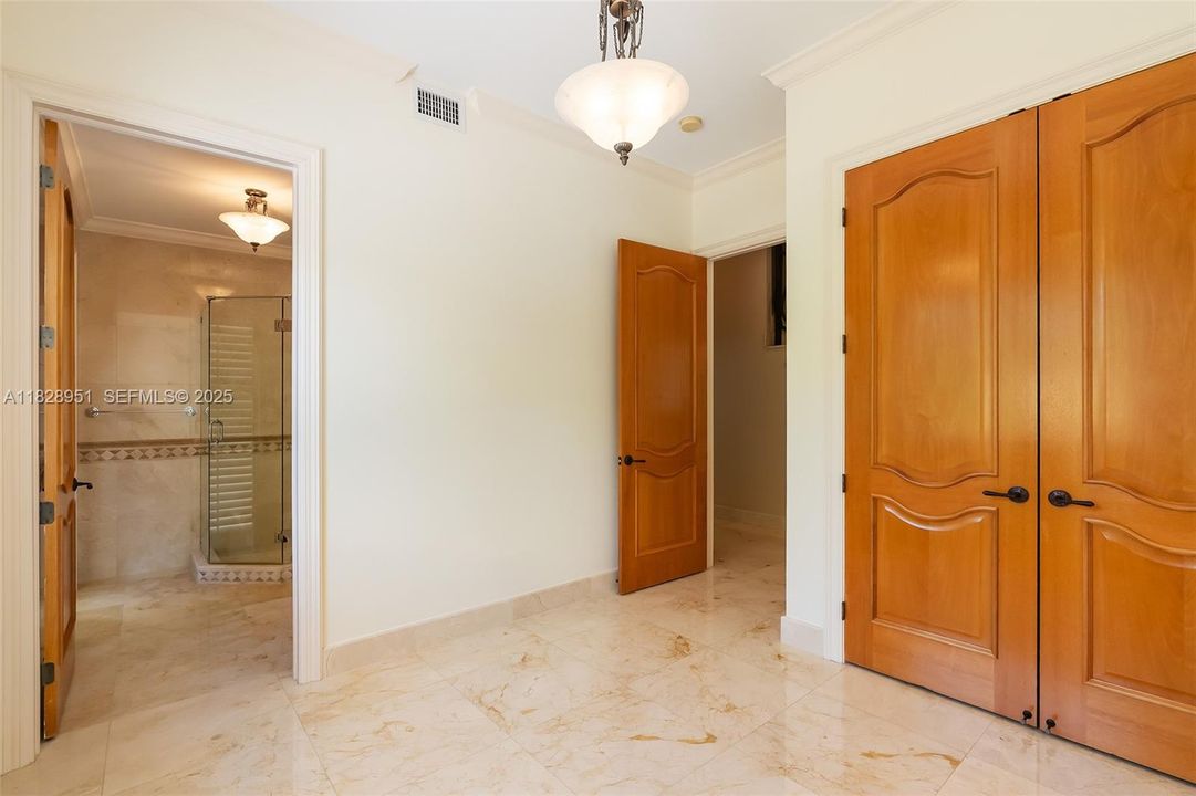 For Sale: $7,700,000 (6 beds, 7 baths, 7400 Square Feet)