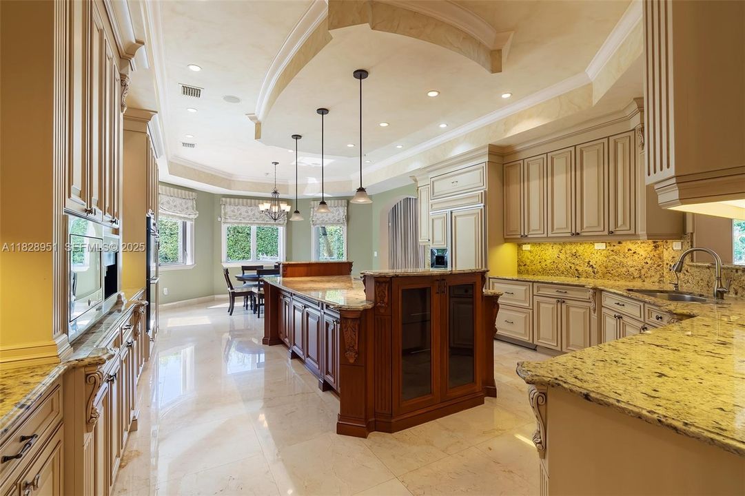 For Sale: $7,700,000 (6 beds, 7 baths, 7400 Square Feet)
