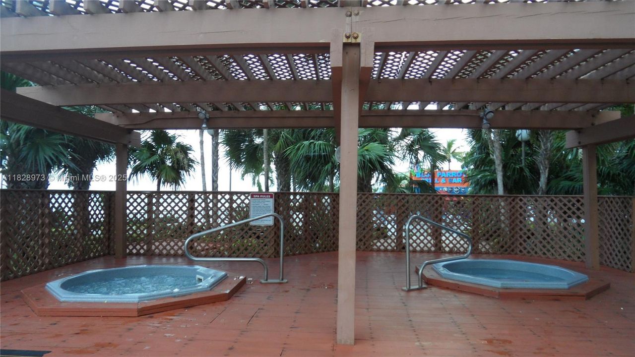 最近售出: $250,000 (0 贝兹, 1 浴室, 580 平方英尺)