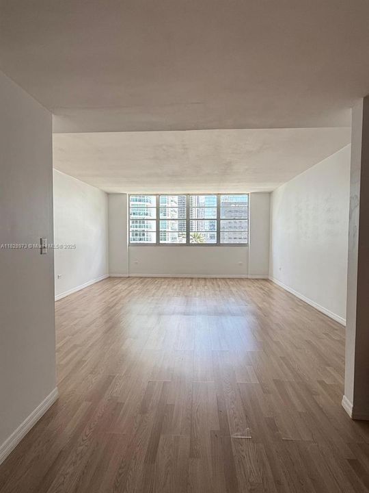 最近售出: $250,000 (0 贝兹, 1 浴室, 580 平方英尺)