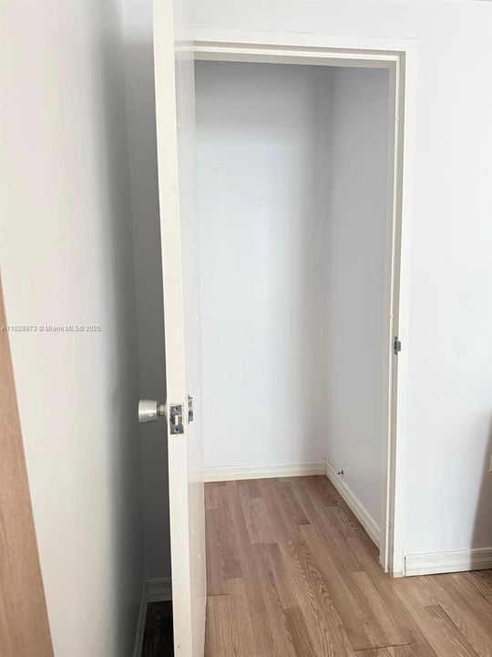 最近售出: $250,000 (0 贝兹, 1 浴室, 580 平方英尺)