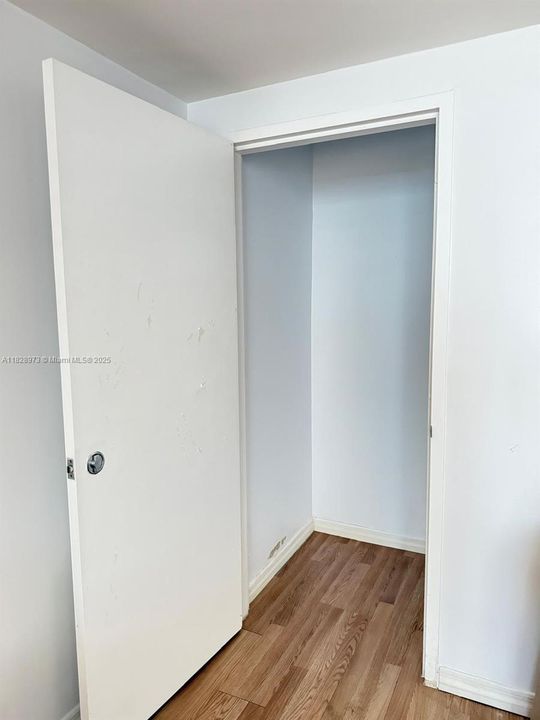 最近售出: $250,000 (0 贝兹, 1 浴室, 580 平方英尺)