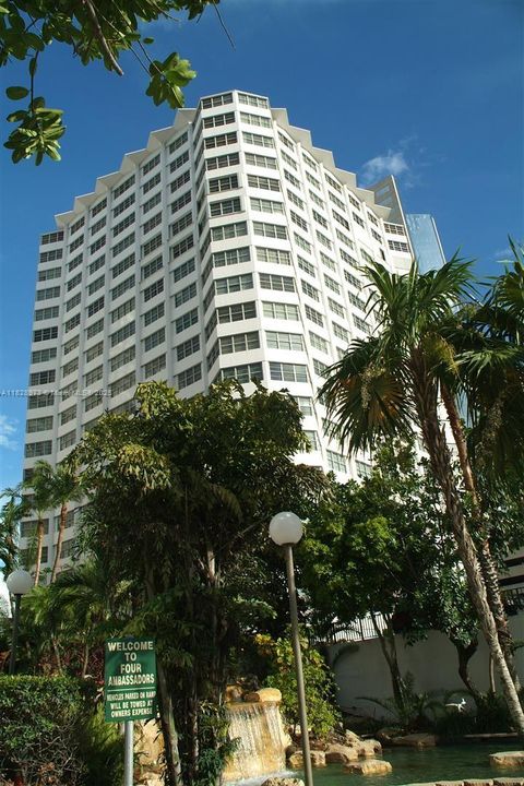 最近售出: $250,000 (0 贝兹, 1 浴室, 580 平方英尺)