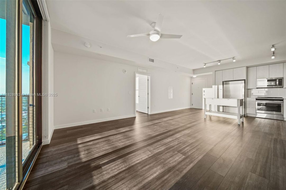 Recently Rented: $3,461 (2 beds, 2 baths, 1212 Square Feet)