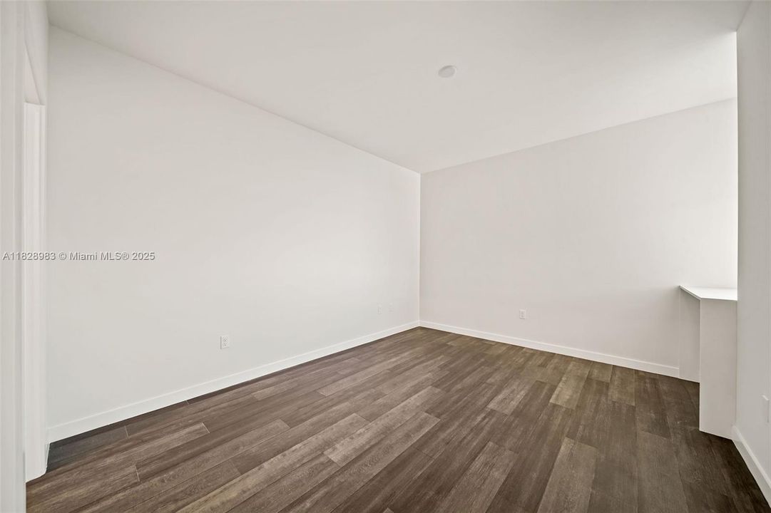 Recently Rented: $3,461 (2 beds, 2 baths, 1212 Square Feet)