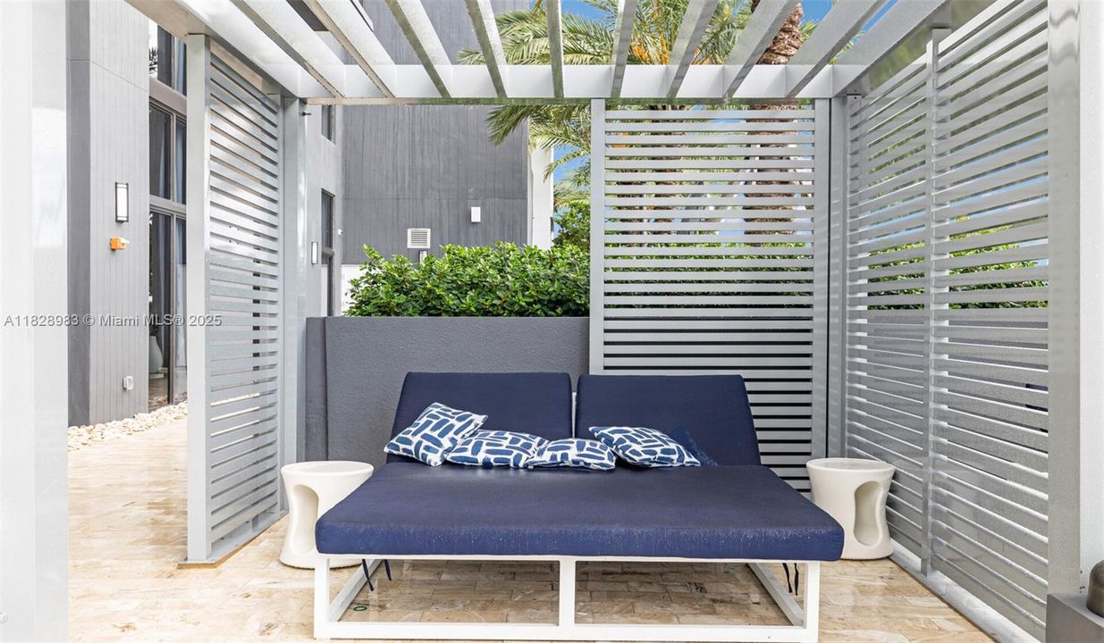 Recently Rented: $3,461 (2 beds, 2 baths, 1212 Square Feet)