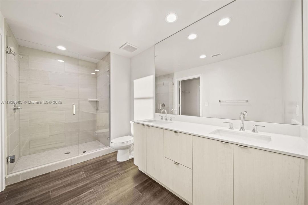 Recently Rented: $3,461 (2 beds, 2 baths, 1212 Square Feet)