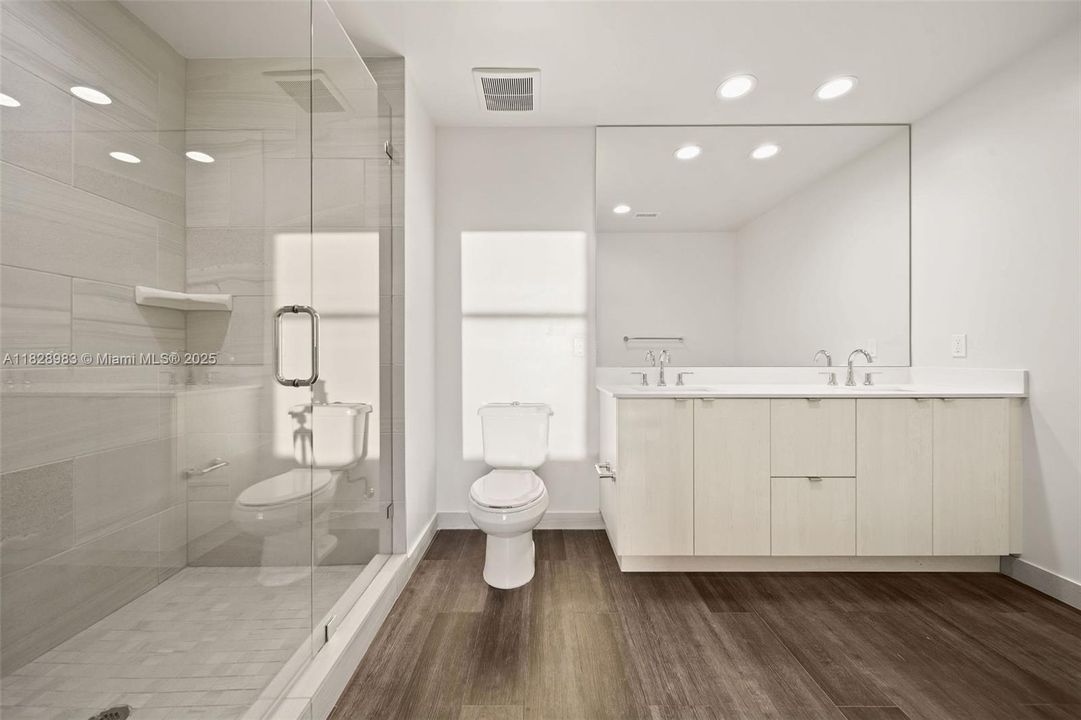 Recently Rented: $3,461 (2 beds, 2 baths, 1212 Square Feet)