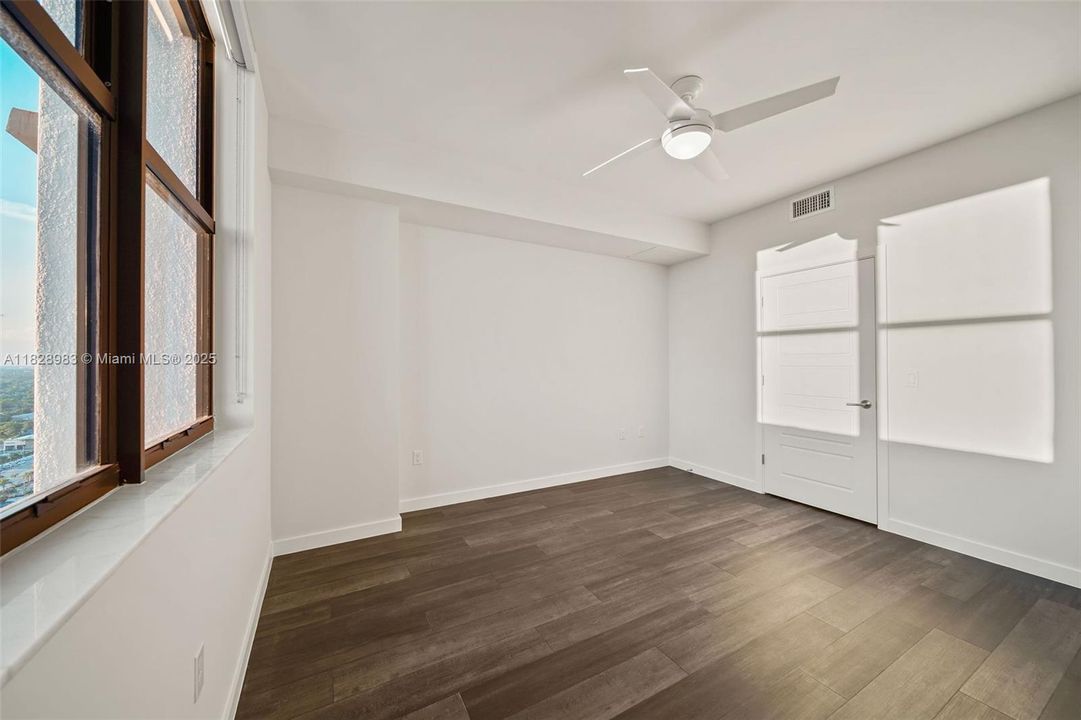 Recently Rented: $3,461 (2 beds, 2 baths, 1212 Square Feet)