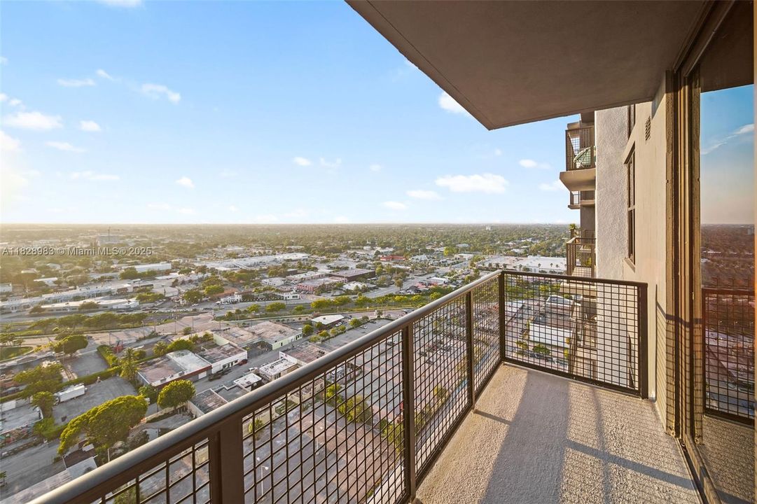 Recently Rented: $3,461 (2 beds, 2 baths, 1212 Square Feet)