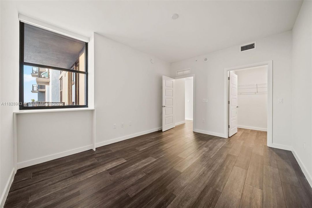 Recently Rented: $3,461 (2 beds, 2 baths, 1212 Square Feet)