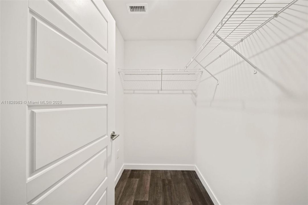 Recently Rented: $3,461 (2 beds, 2 baths, 1212 Square Feet)