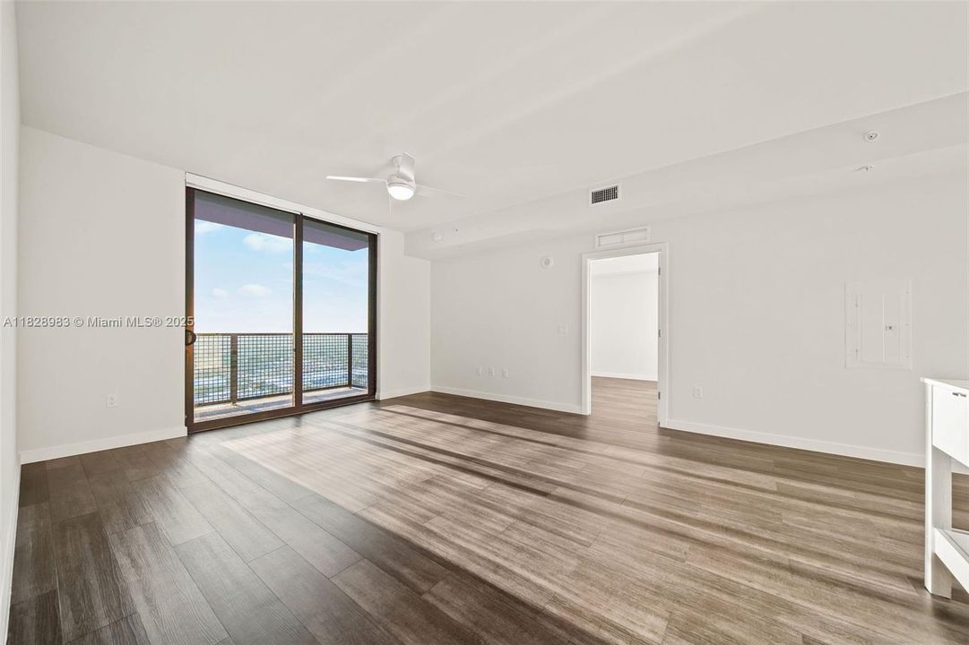 Recently Rented: $3,461 (2 beds, 2 baths, 1212 Square Feet)