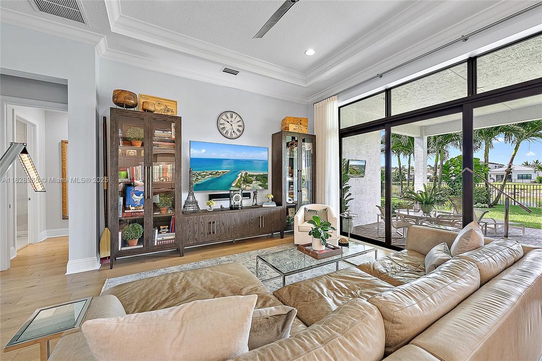 Active With Contract: $2,150,000 (4 beds, 5 baths, 3592 Square Feet)