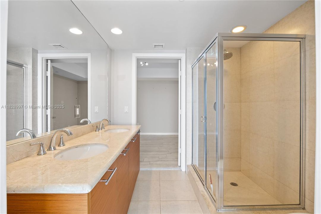 En Venta: $840,000 (2 camas, 2 baños, 1322 Pies cuadrados)