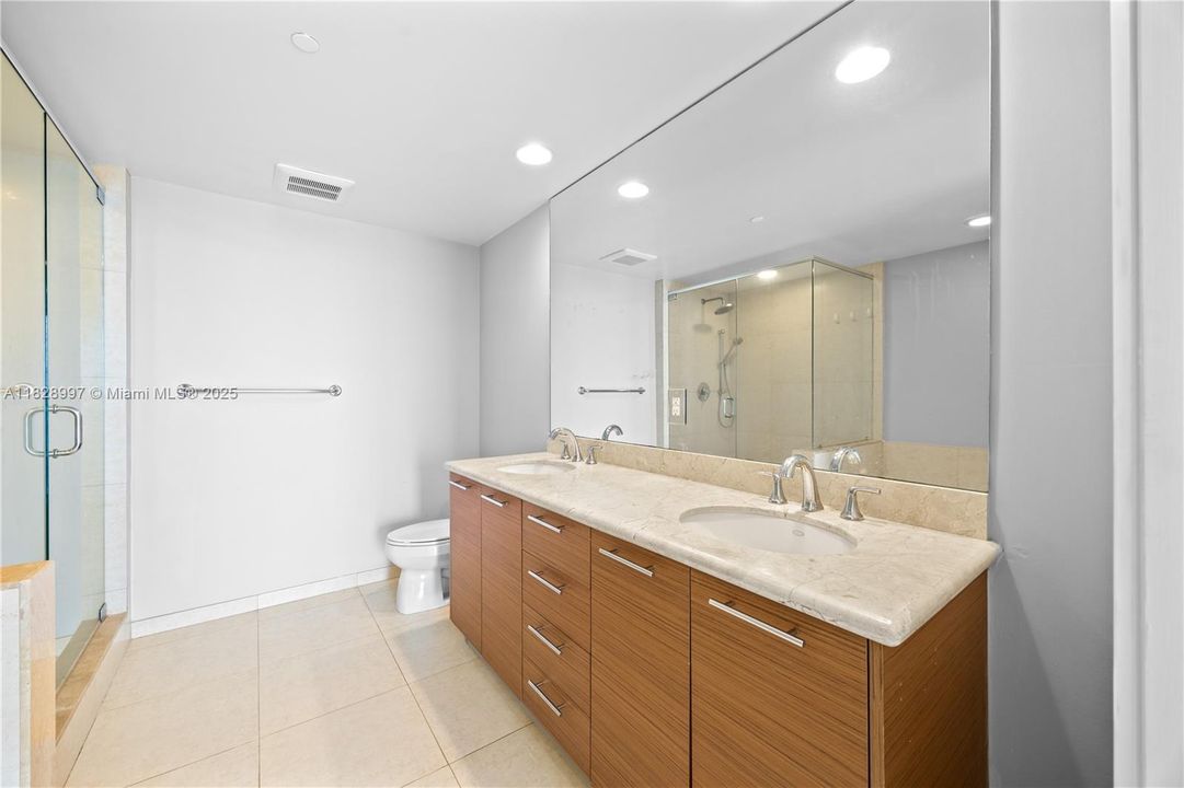 En Venta: $840,000 (2 camas, 2 baños, 1322 Pies cuadrados)