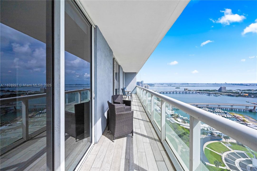 En Venta: $840,000 (2 camas, 2 baños, 1322 Pies cuadrados)