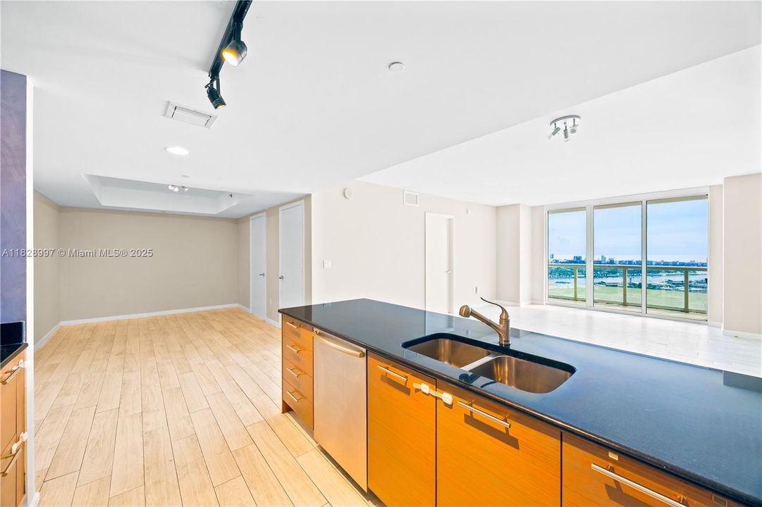 En Venta: $840,000 (2 camas, 2 baños, 1322 Pies cuadrados)