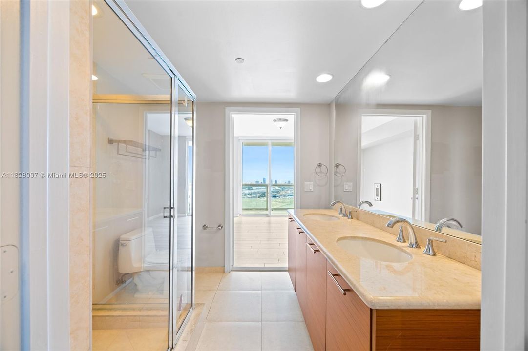 En Venta: $840,000 (2 camas, 2 baños, 1322 Pies cuadrados)