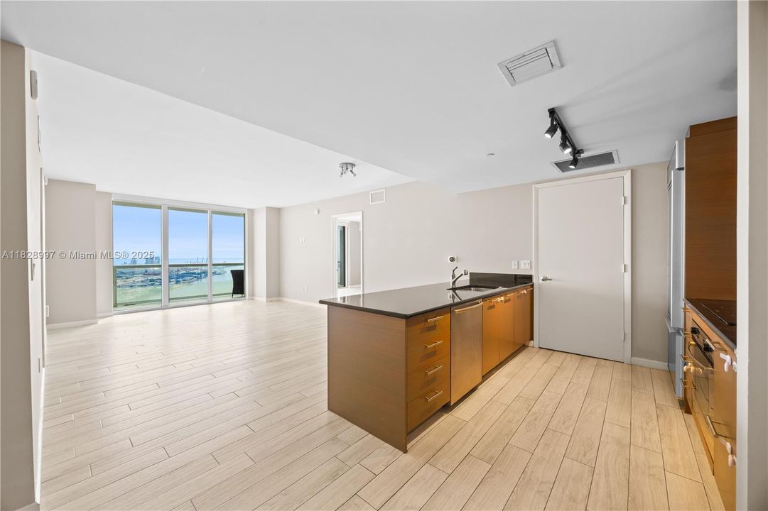 En Venta: $840,000 (2 camas, 2 baños, 1322 Pies cuadrados)