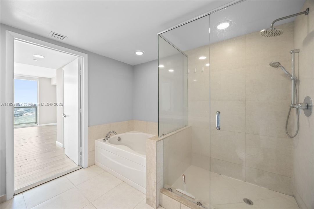 En Venta: $840,000 (2 camas, 2 baños, 1322 Pies cuadrados)