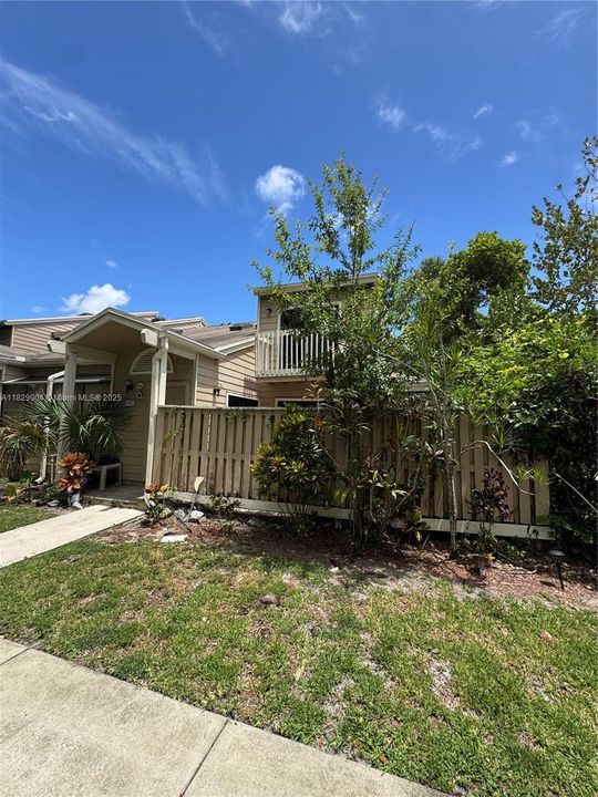 For Sale: $239,900 (3 beds, 2 baths, 1336 Square Feet)