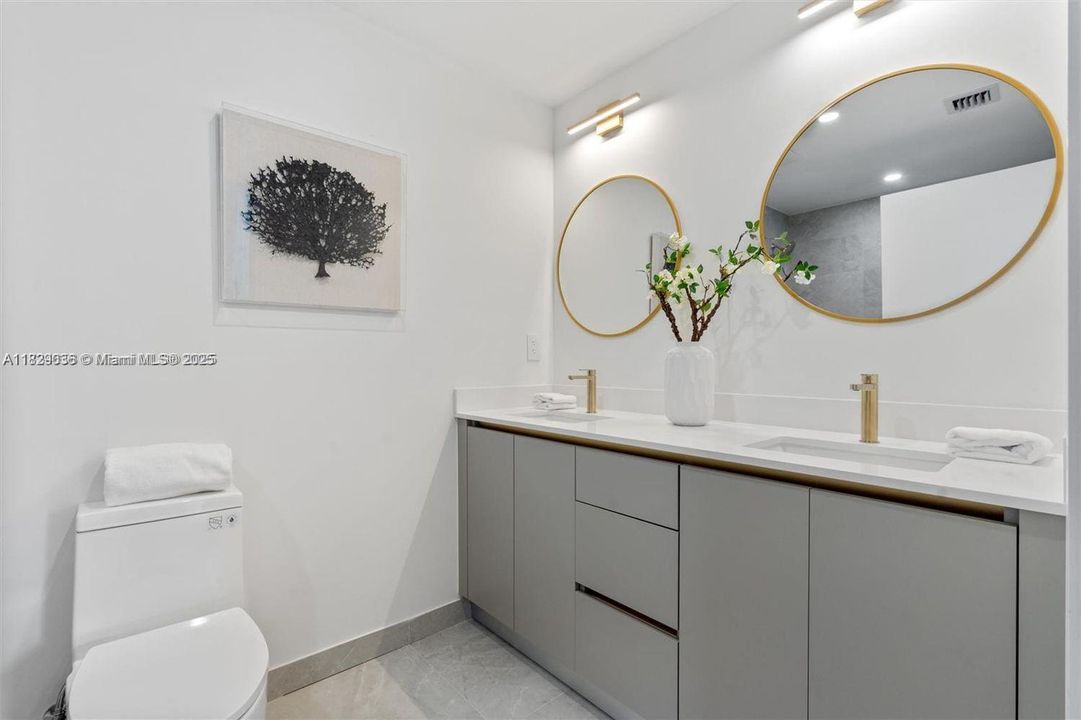 合同活跃: $698,100 (3 贝兹, 2 浴室, 1633 平方英尺)