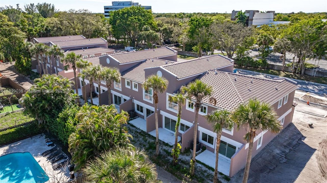 合同活跃: $698,100 (3 贝兹, 2 浴室, 1633 平方英尺)