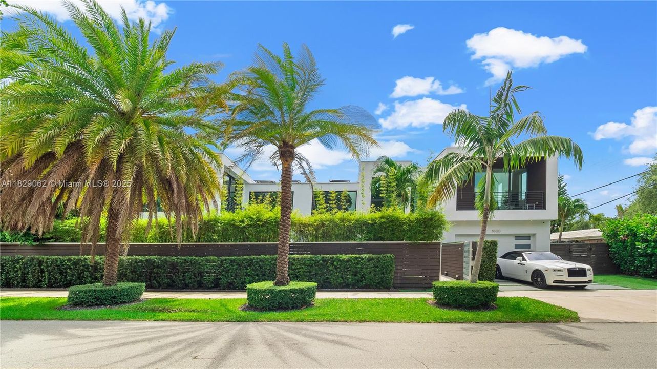 На продажу: $3,950,000 (4 спален, 4 ванн, 3734 Квадратных фут)