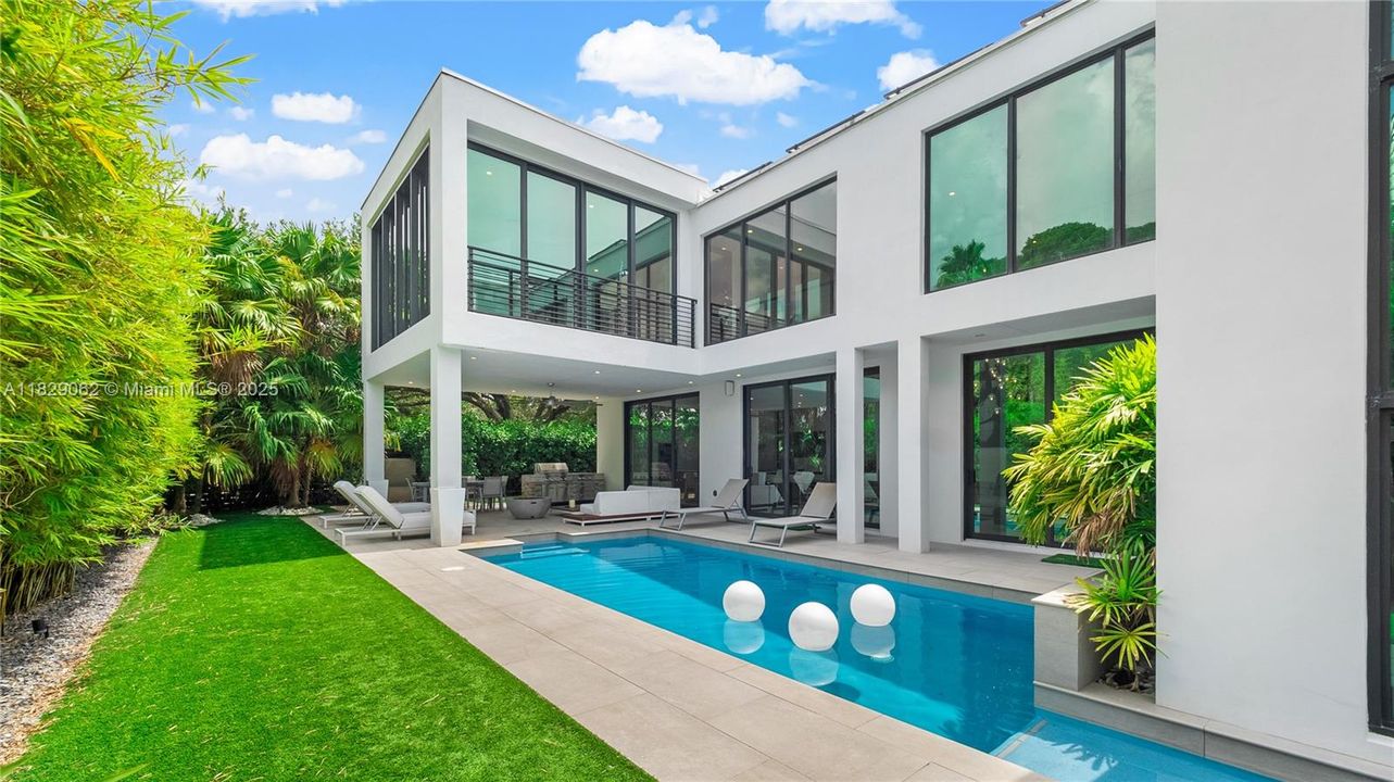 На продажу: $3,950,000 (4 спален, 4 ванн, 3734 Квадратных фут)