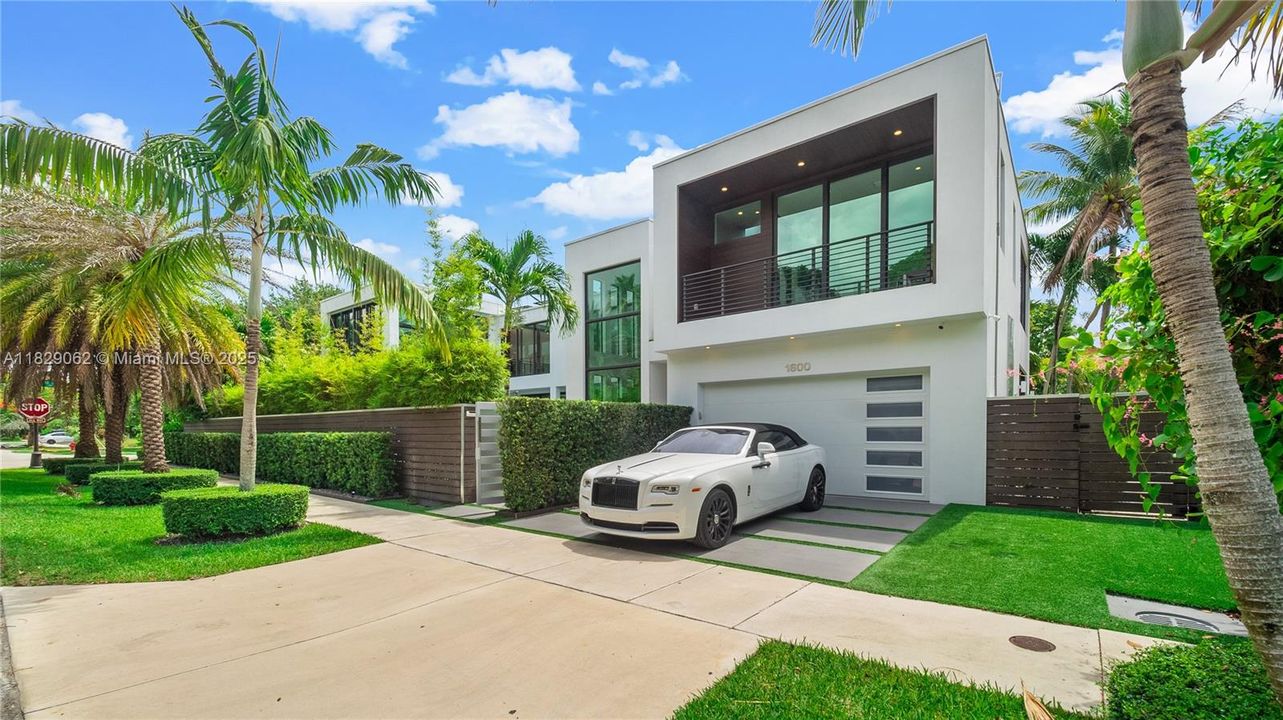 На продажу: $3,950,000 (4 спален, 4 ванн, 3734 Квадратных фут)
