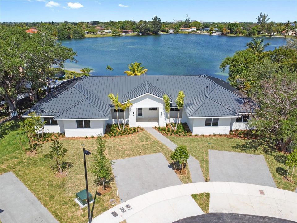 最近租的: $3,800 (3 贝兹, 2 浴室, 1675 平方英尺)