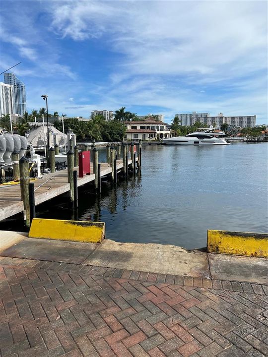 待售: $115,000 (没有数据)